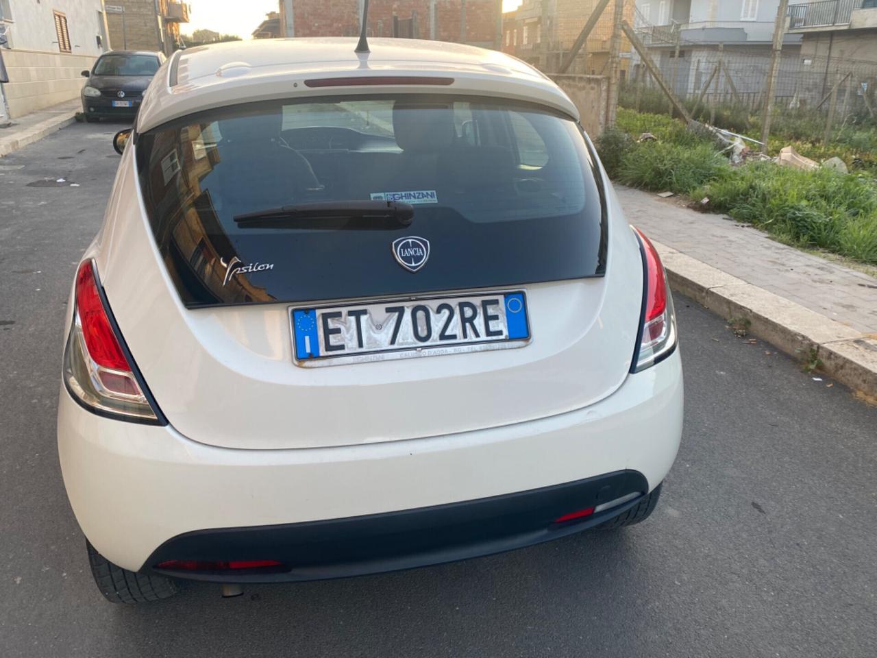 Lancia Ypsilon 1.3 MJT 16V 95 CV 5 porte S&S Silver