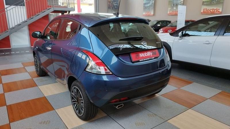 Lancia Ypsilon 1.0 FireFly 5 porte S&S Hybrid Silver PROMO CON ECOINCENTIVO