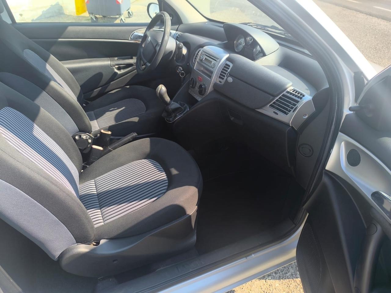 Lancia Ypsilon 1.3 MJT 75 CV Argento