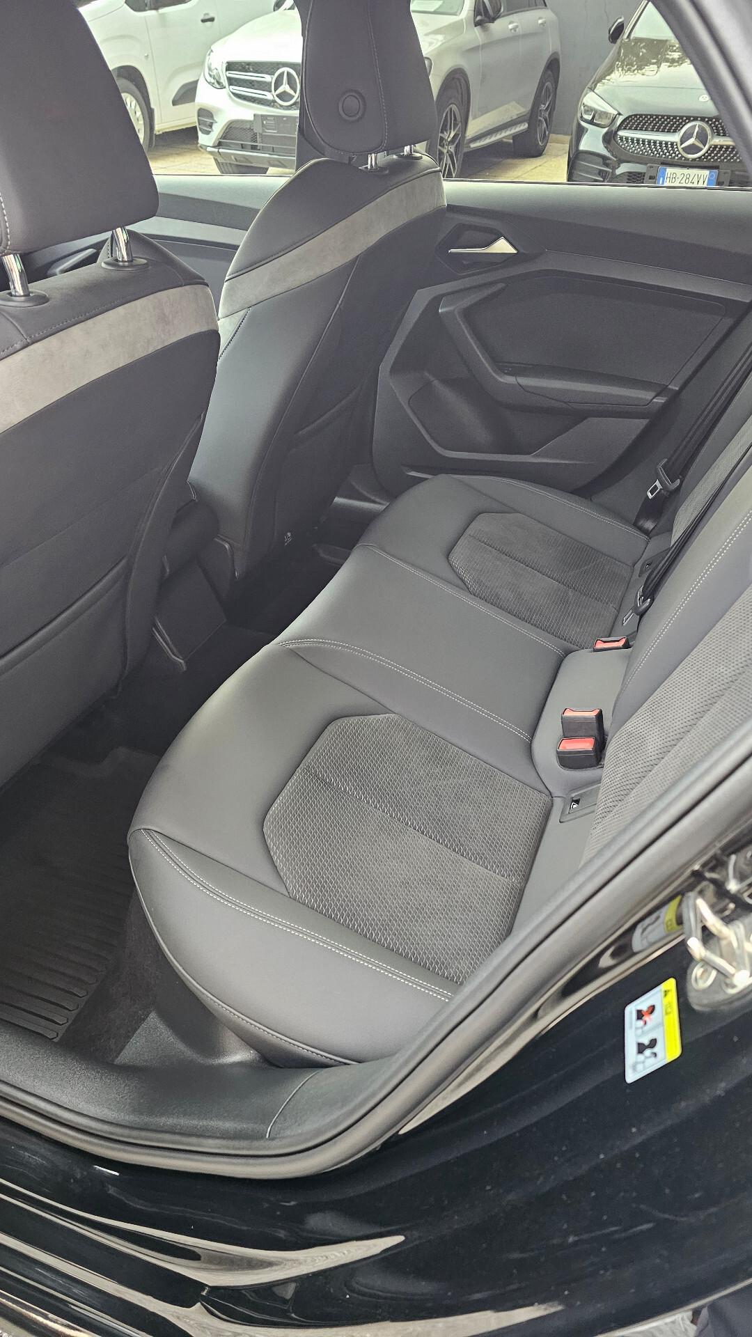 A1 SPB 35 TFSI S tronic S-LINE INTERNO ESTERNO UNIPRO' LED TAGL UFF