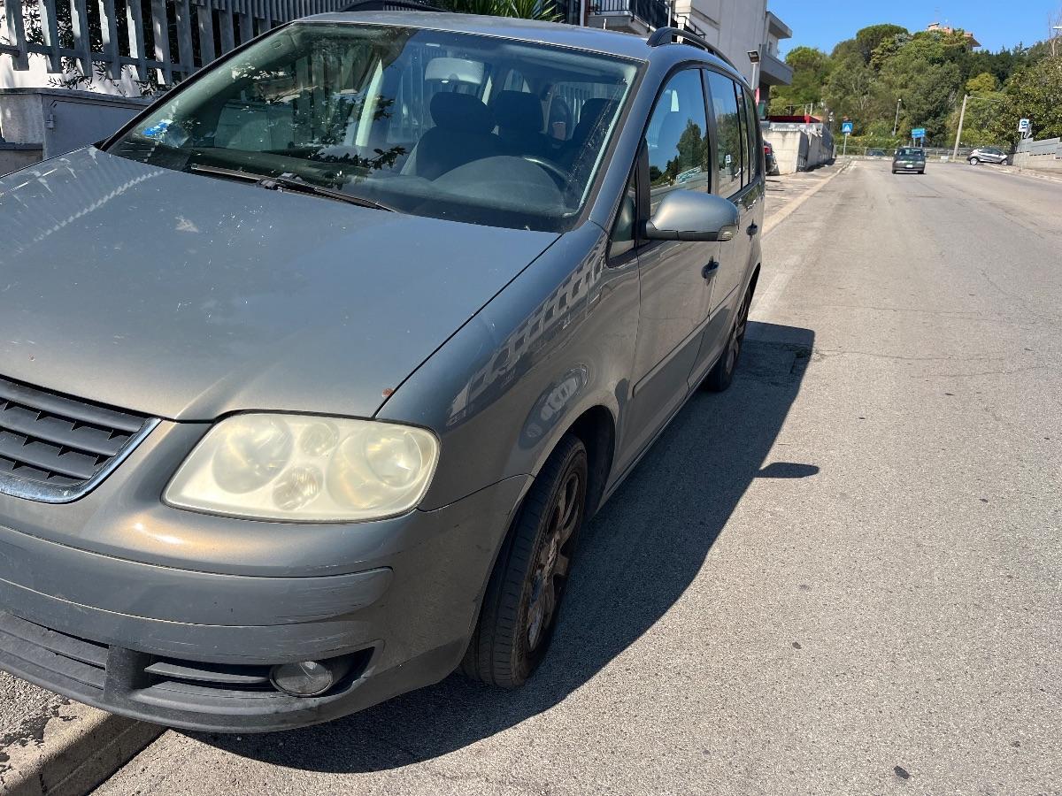 VOLKSWAGEN Touran TDI 101CV Trendline