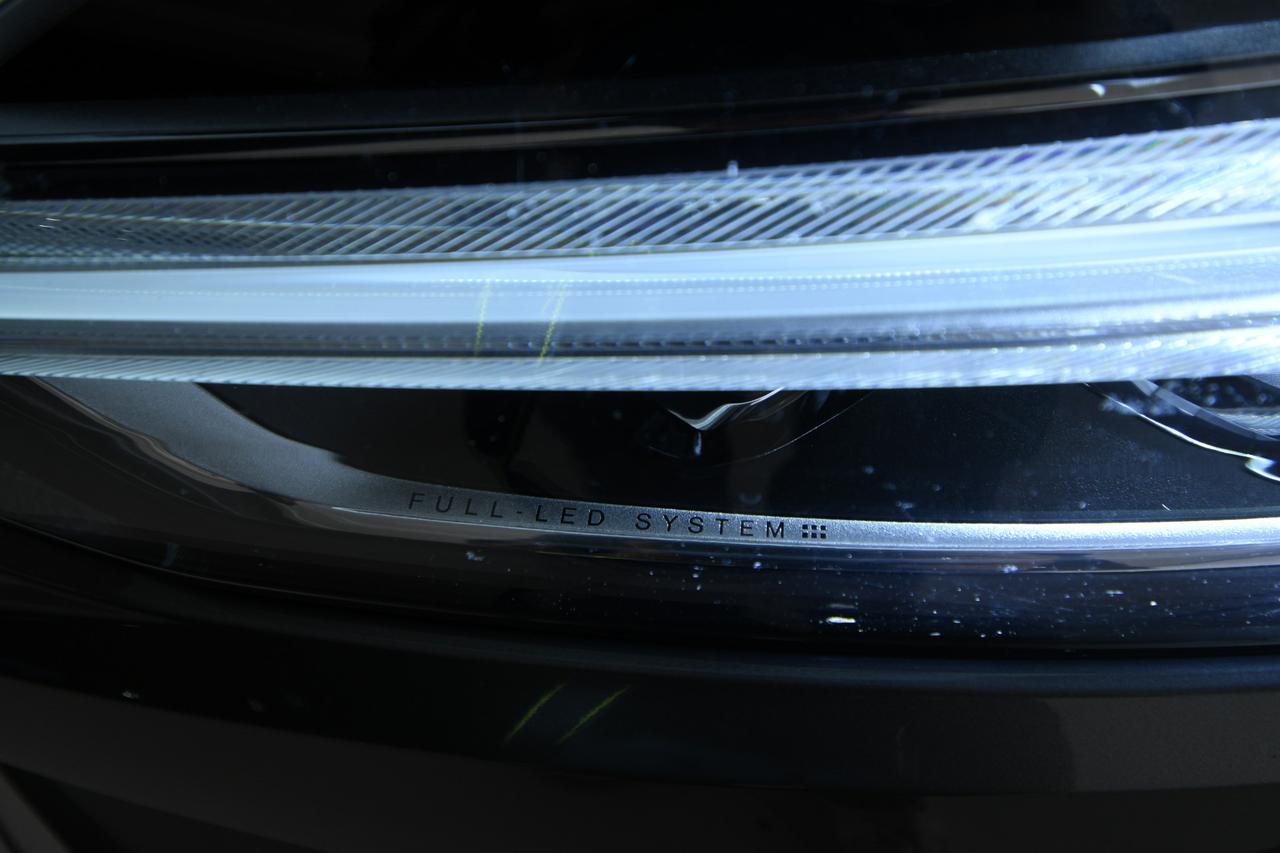 VOLVO XC60 2.0 b4 Momentum Pro awd auto CAMERA+APP CONNECT