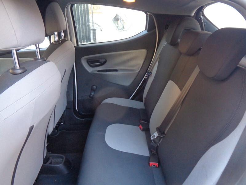 Lancia Ypsilon 1.2 69 CV 5 porte GPL Ecochic Silver