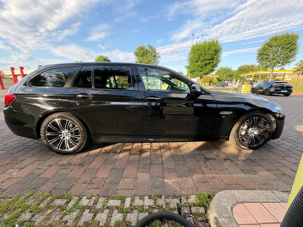 Bmw 525 525d Touring Luxury allestimento MSport