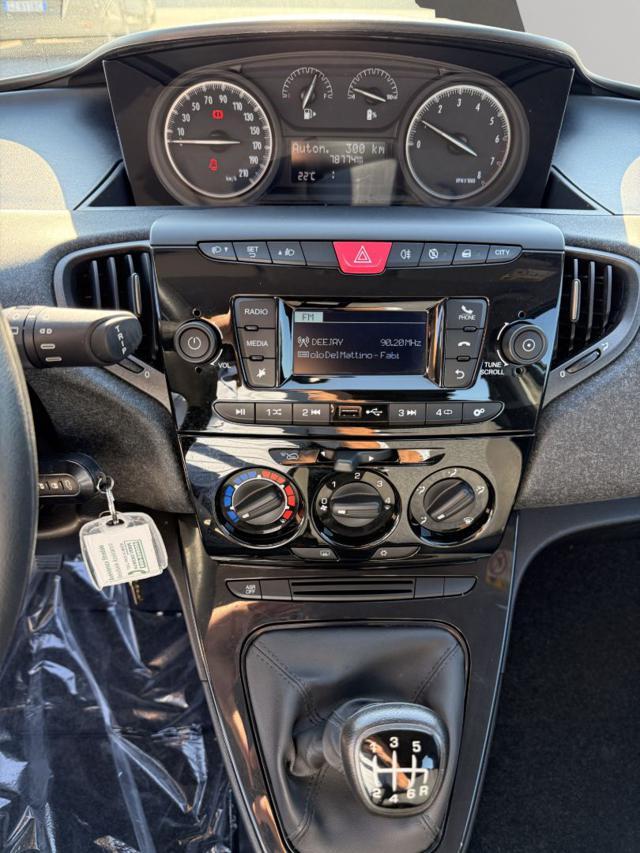 LANCIA Ypsilon 1.0 FireFly 5 porte S&S Hybrid Silver Plus