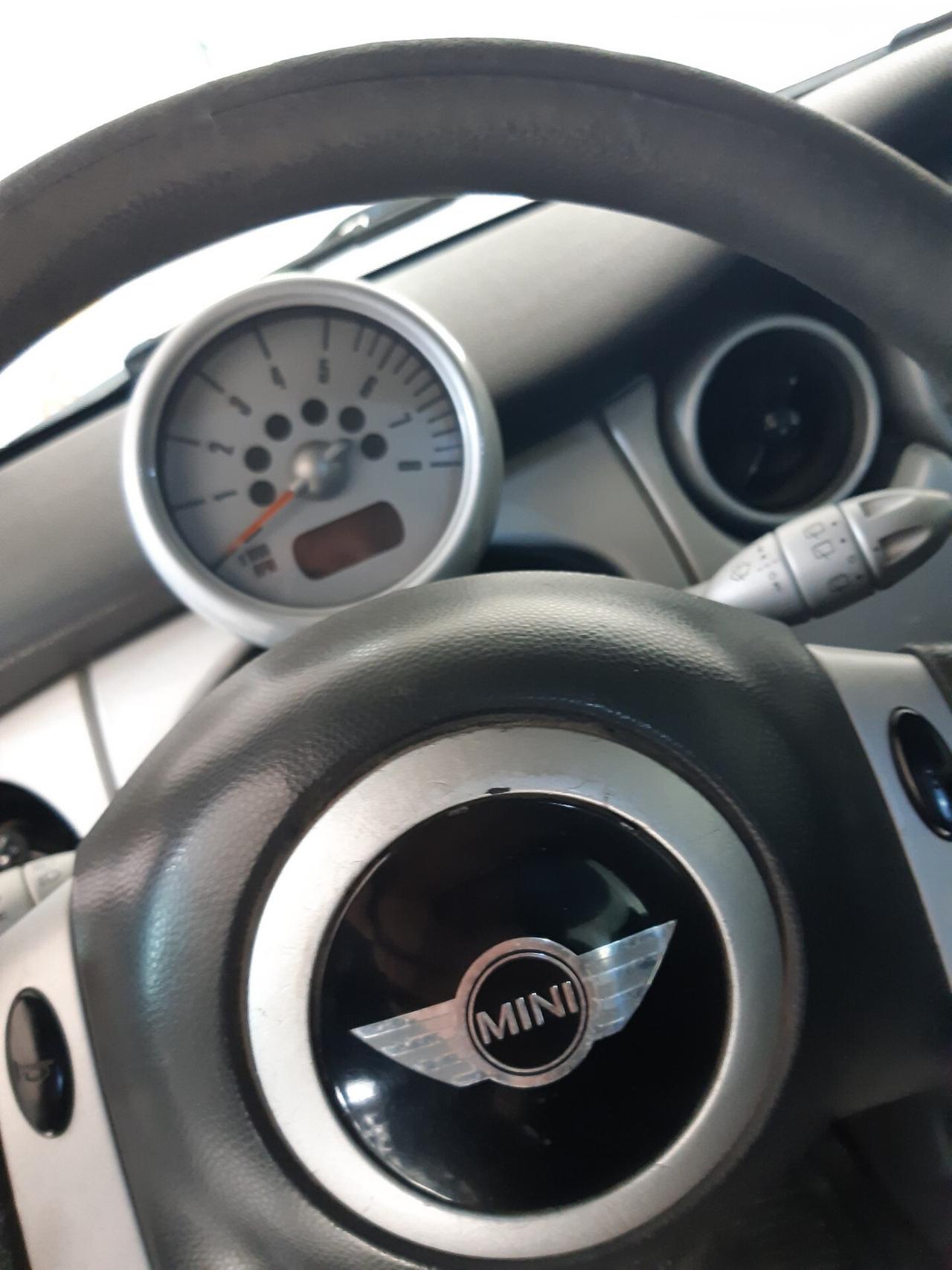 Mini cooper 1.6 16V One 90cv