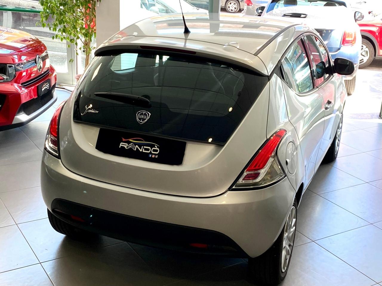 Lancia Ypsilon 1.3 MJT 95 CV 5 Porte S&S Silver