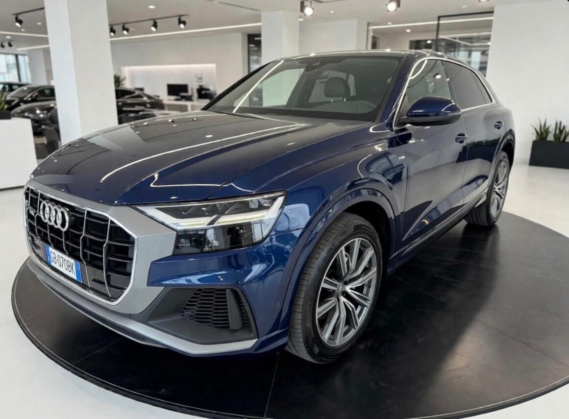 Audi Q8 50 TDI 231CV quattro S line