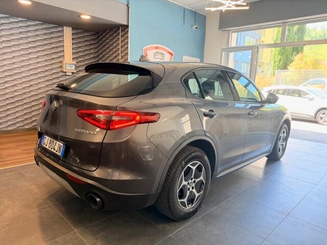 Alfa Romeo Stelvio 2.2 Turbodiesel 160 CV AT8 RWD Super Business