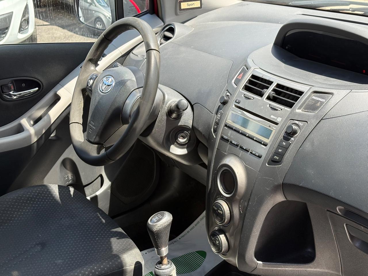 Toyota Yaris 1.0 5 porte Sol