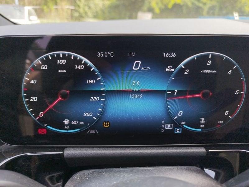 Mercedes-Benz GLA 200 D SPORT PLUS 4MATIC AUTO