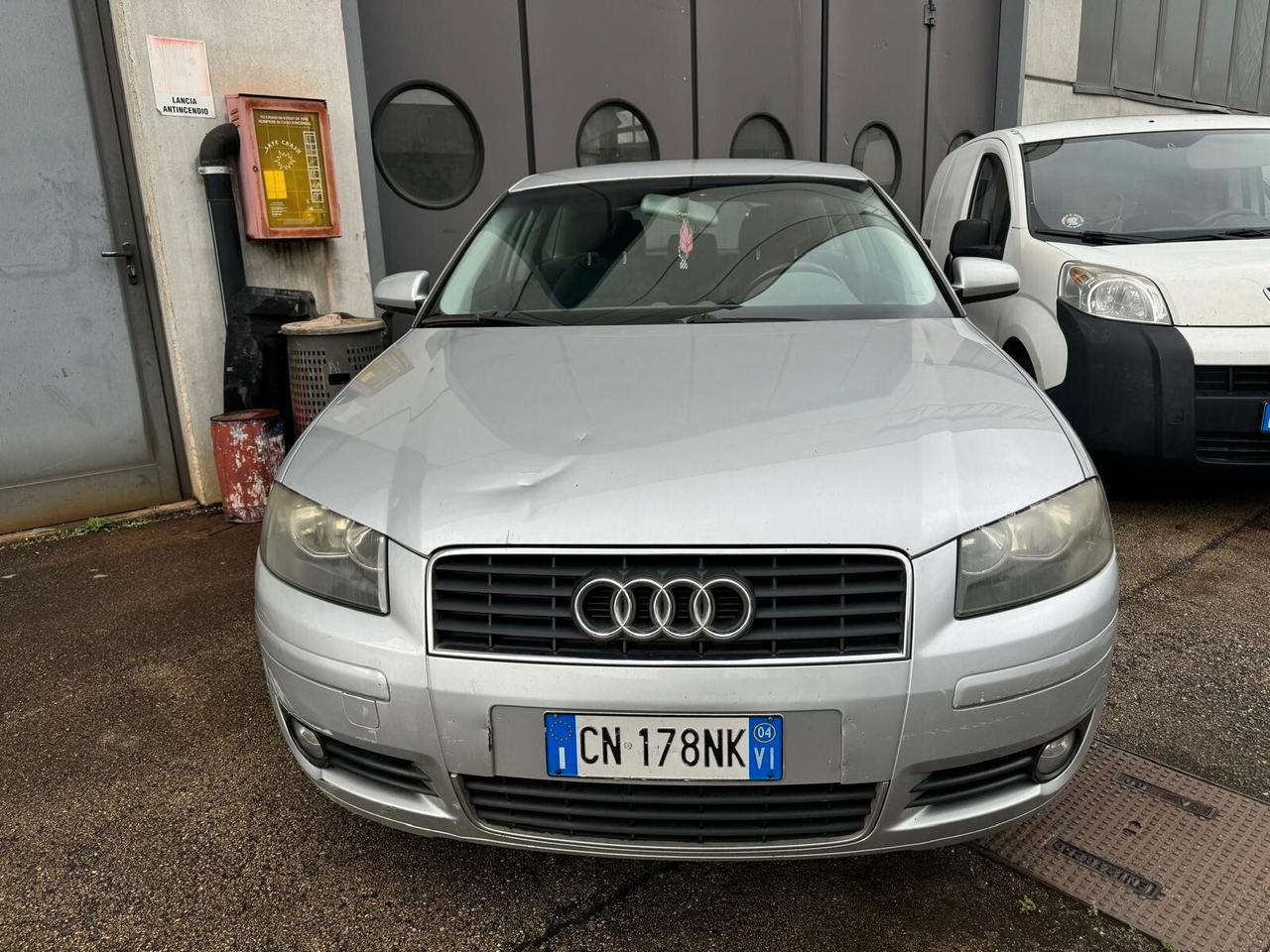 Audi A3 1.6 Ambition - solo per pezzi di ricambio