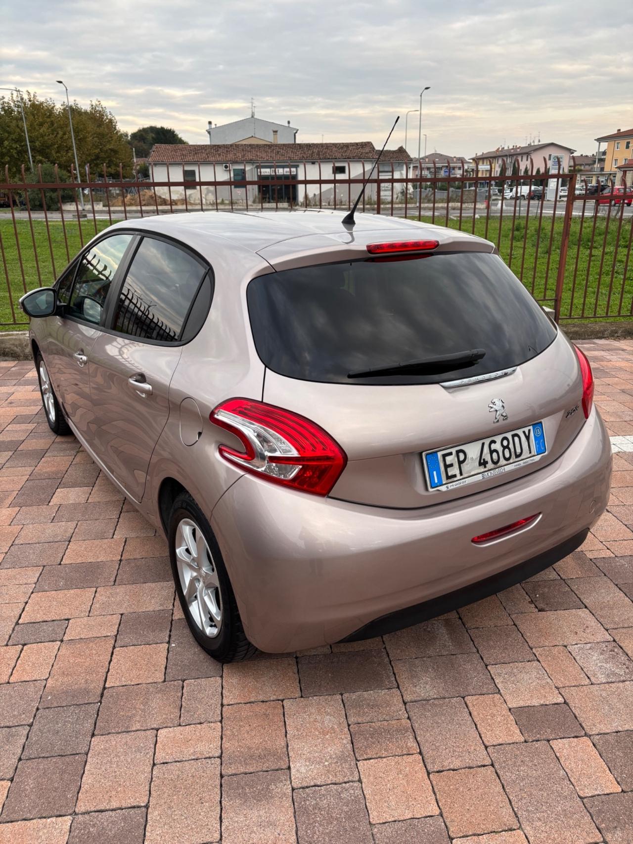 Peugeot 208 1.2 VTi 82 CV 5 porte Active