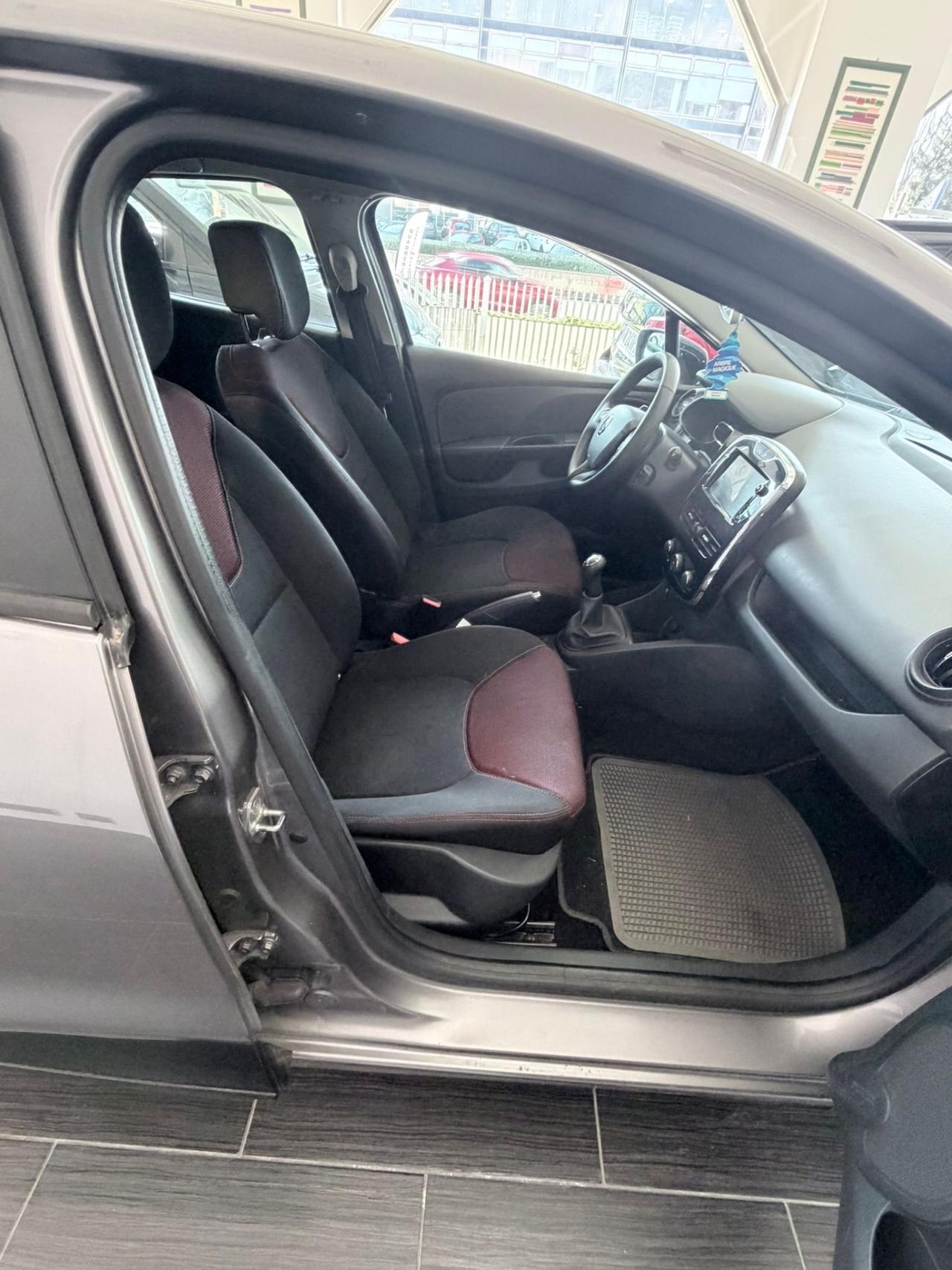 Clio 1.2 75CV GPL CASA MADRE