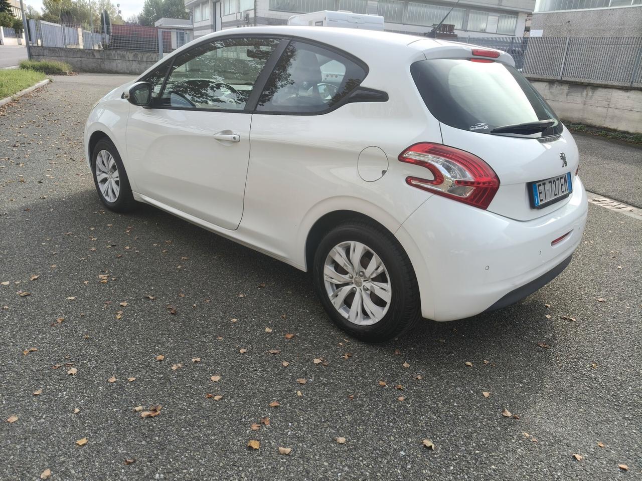 Peugeot 208 1.0 del 2013 SOLO 87.000 KM