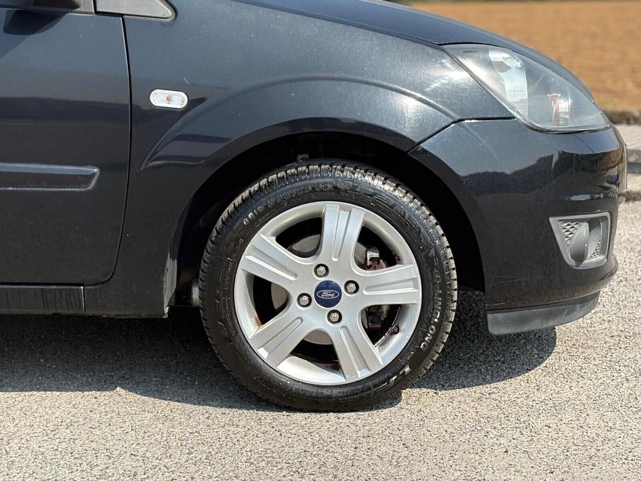 Ford Fiesta 1.4 TDCi 5p. Ghia NEOPATENTATI