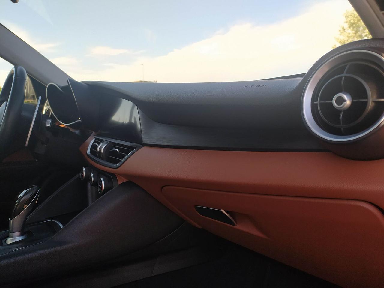 Alfa Romeo Giulia Business Launch Edition 2 #11365
