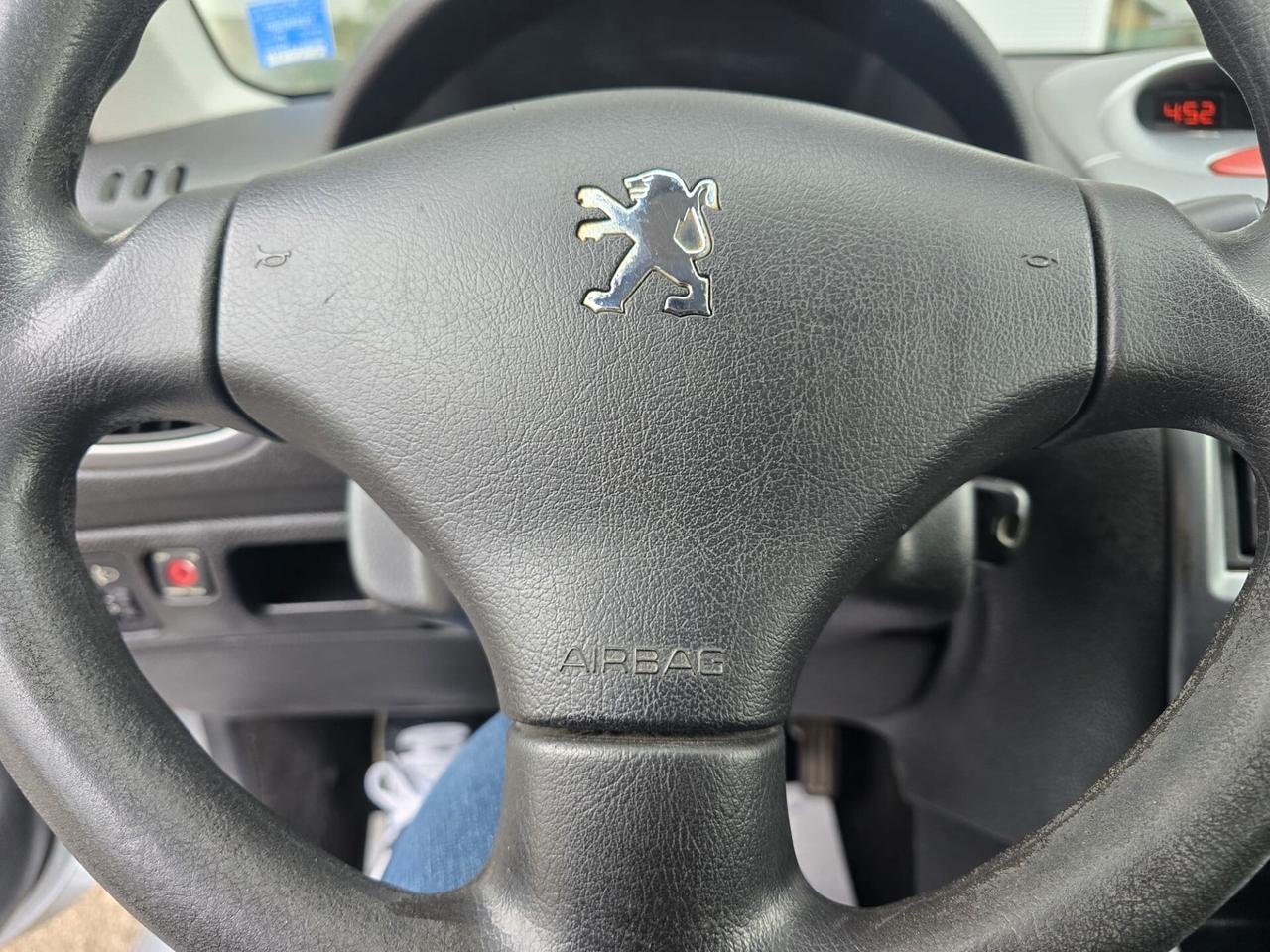 Peugeot 206 1.1 5p. S 60cv NEOPATENTATI