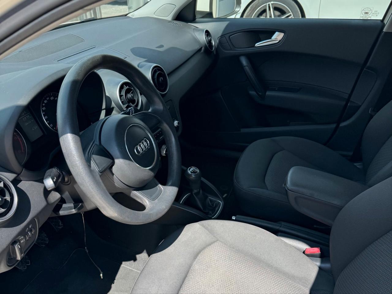 Audi A1 1.6 TDI 105 CV 5 PORTE Ambition Manuale PERFETTA