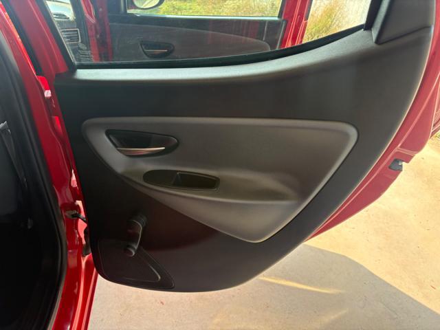 LANCIA Ypsilon 0.9 TwinAir 85 CV 5 porte S&S DFN Gold AUTOMATICA