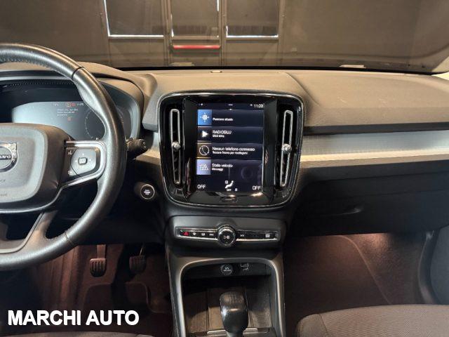 VOLVO XC40 T2 Momentum Pro