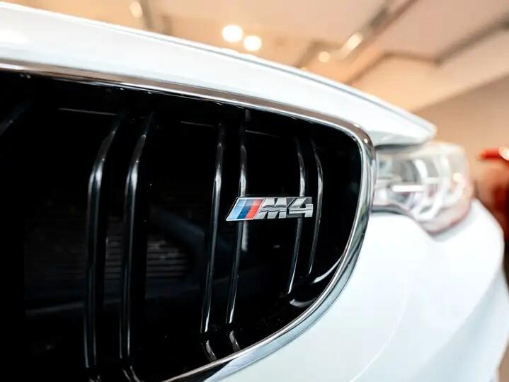 BMW M4 Cabrio 3.0 DKG – 431 CV – Sportiva, Scoperta e Iconica