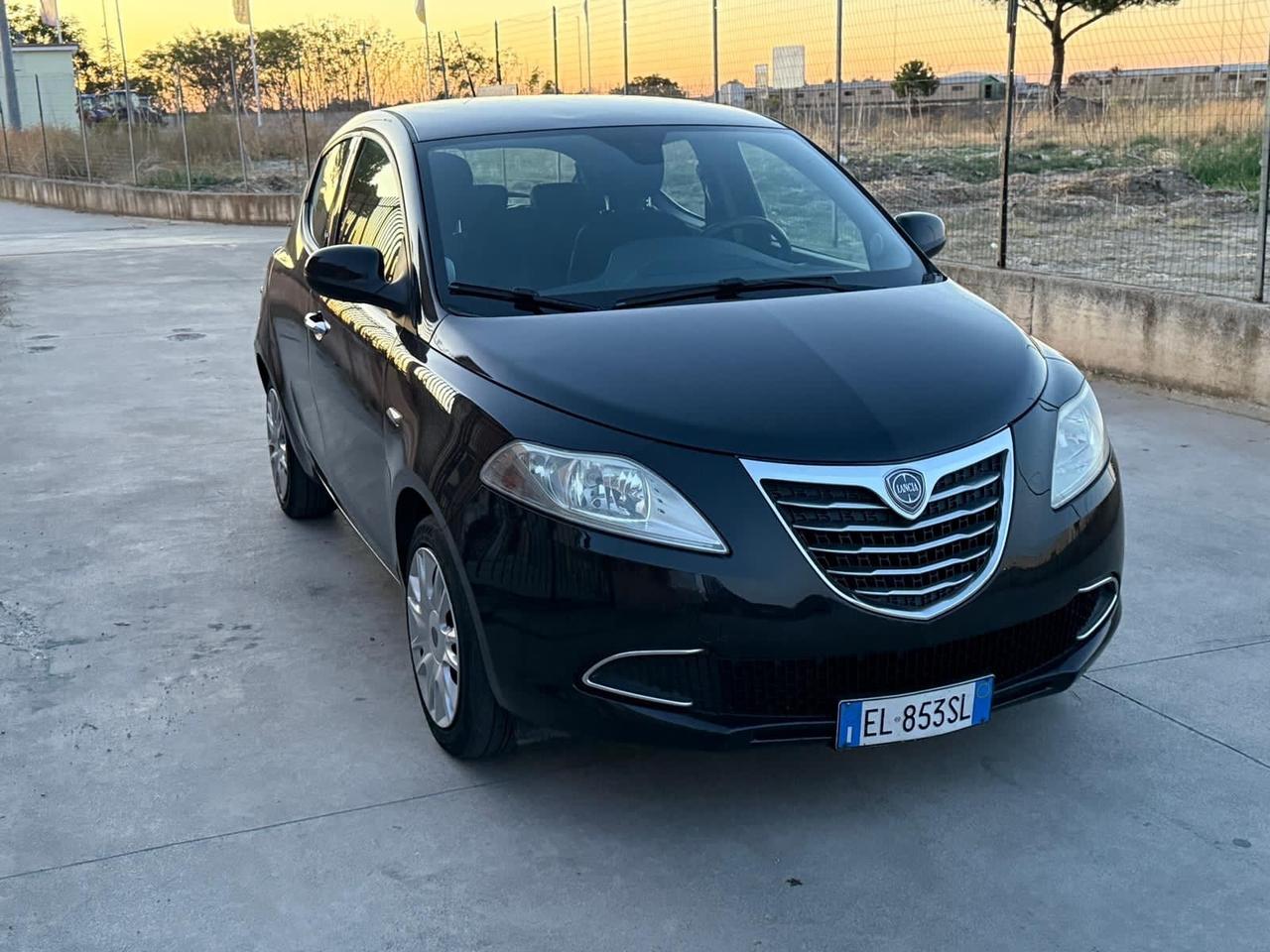 Lancia Ypsilon 1.2 69 CV 5 porte GPL Ecochic Silver