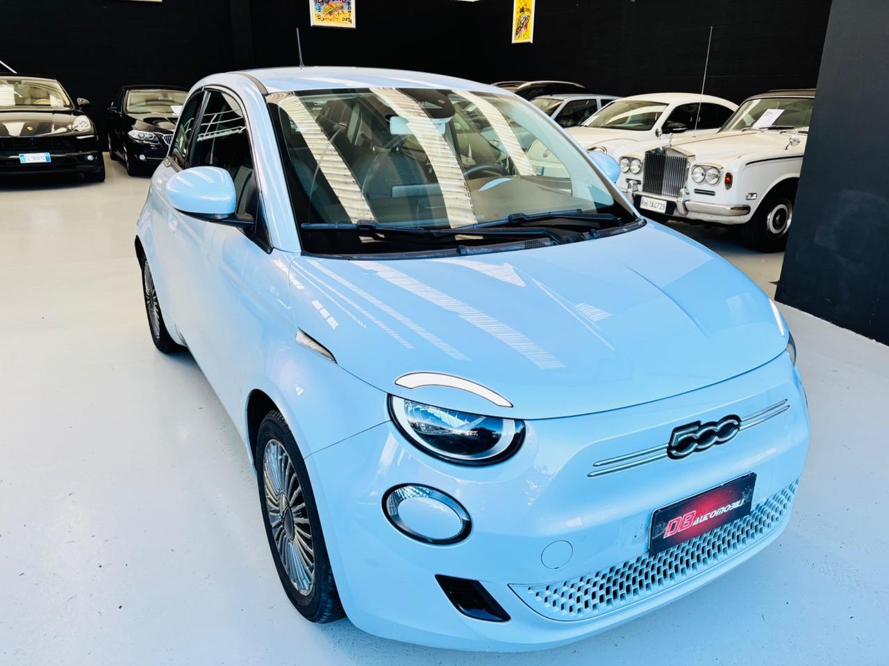 Fiat 500 500e Berlina 42 kWh La Prima