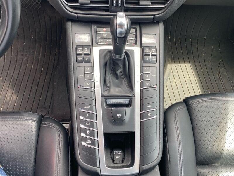 Porsche Macan 2.0 245 CV