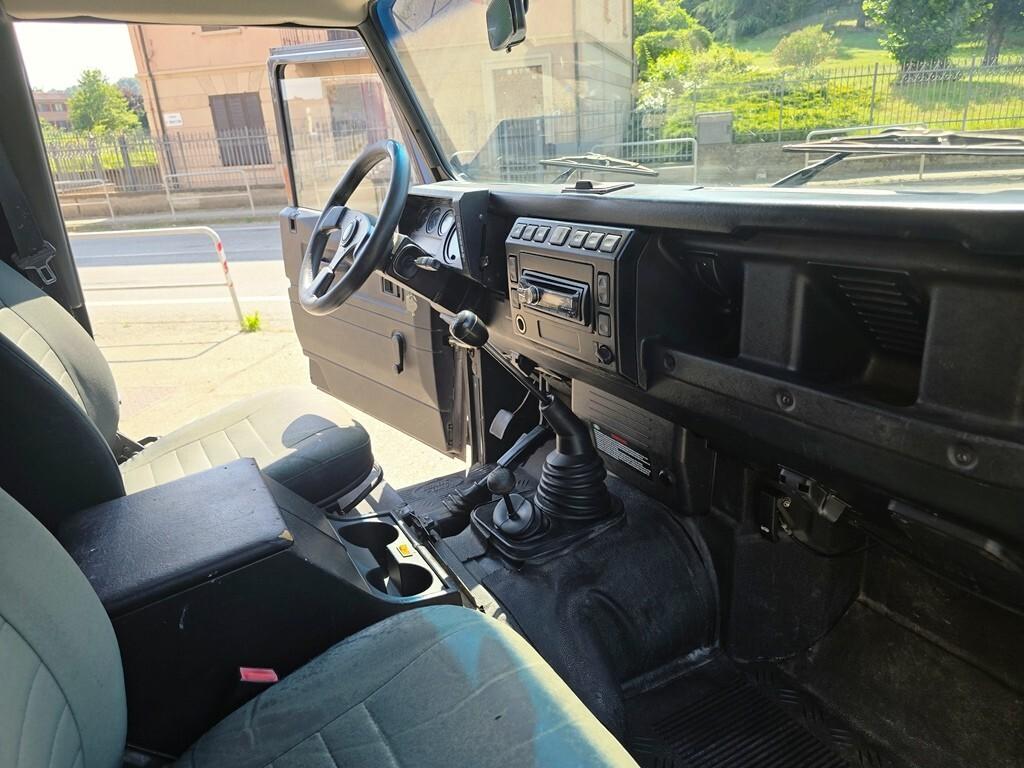 Land Rover Defender 90 TD5 SW DA VETRINA!