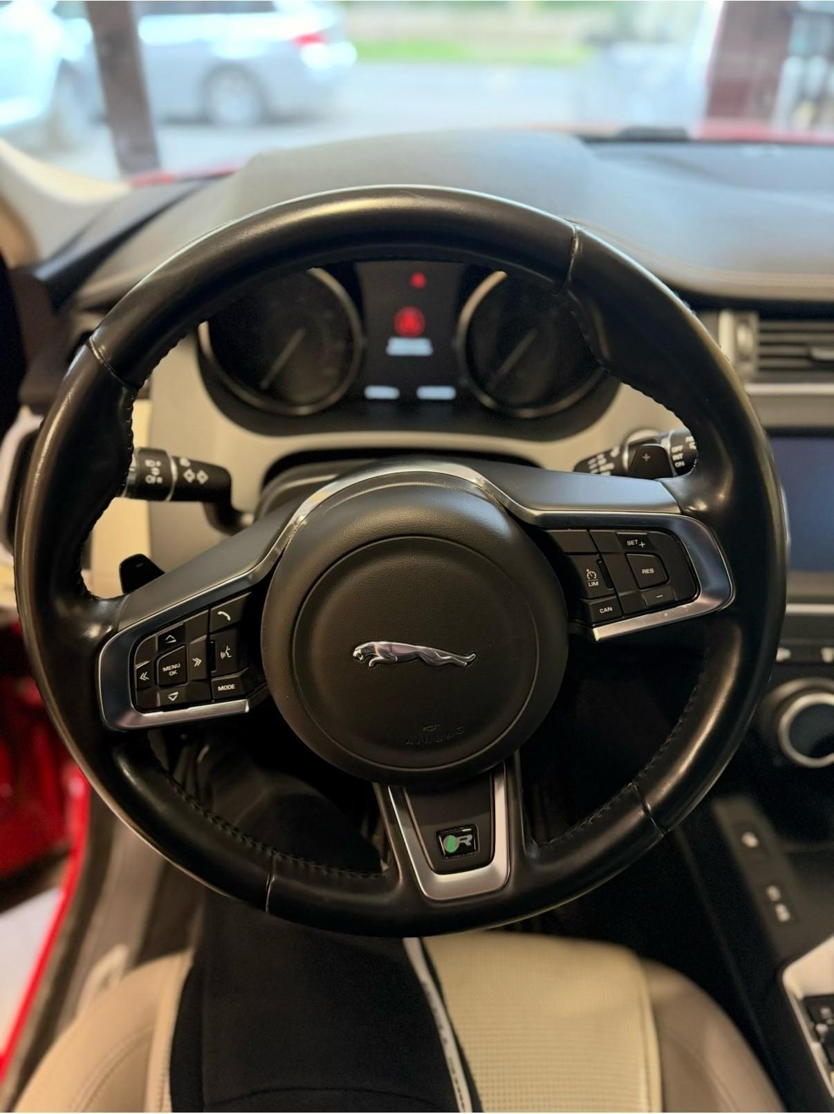 Jaguar E-Pace 2.0D 150 CV AWD aut. R-Dynamic HSE