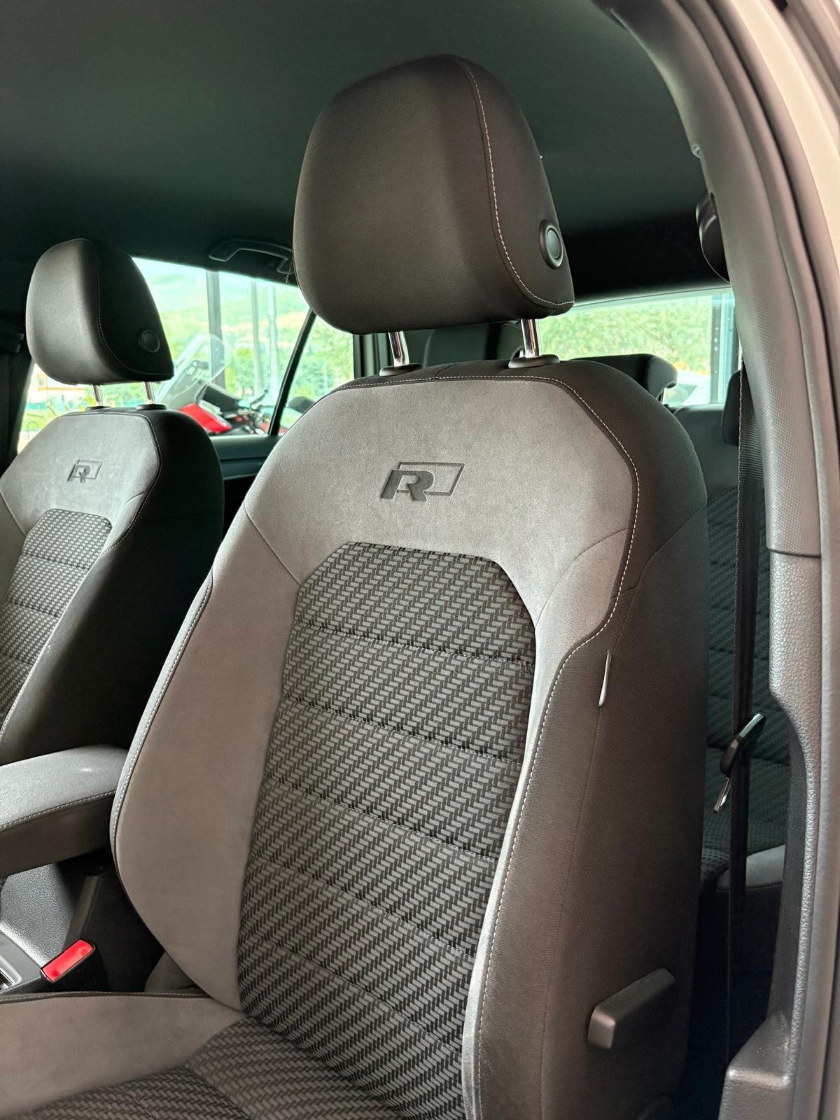 Volkswagen Golf 1.5 TSI 5p. R-LINE