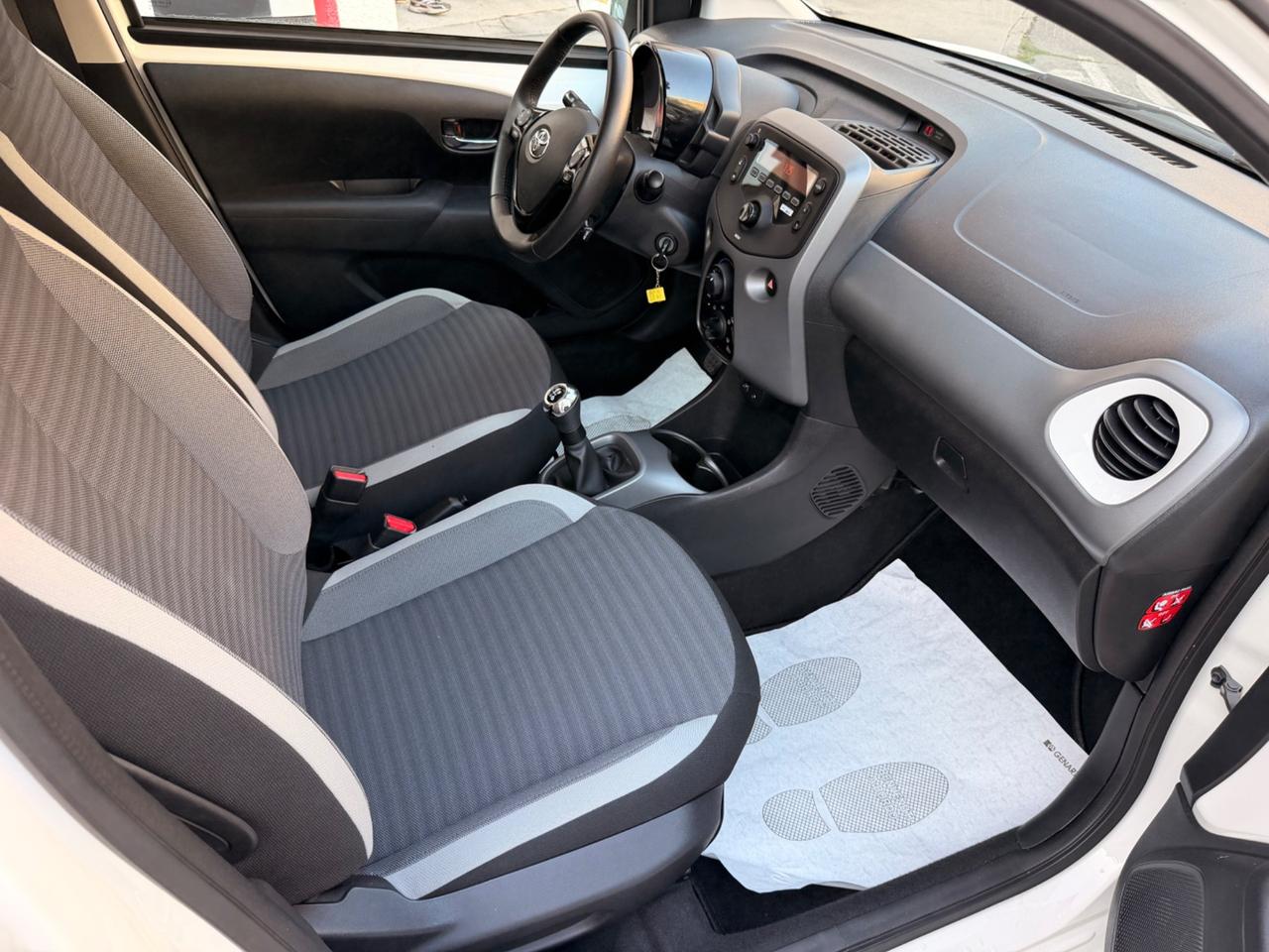 TOYOTA AYGO 1.0 NEOPATENTATI KM 23 MILA !!!!!