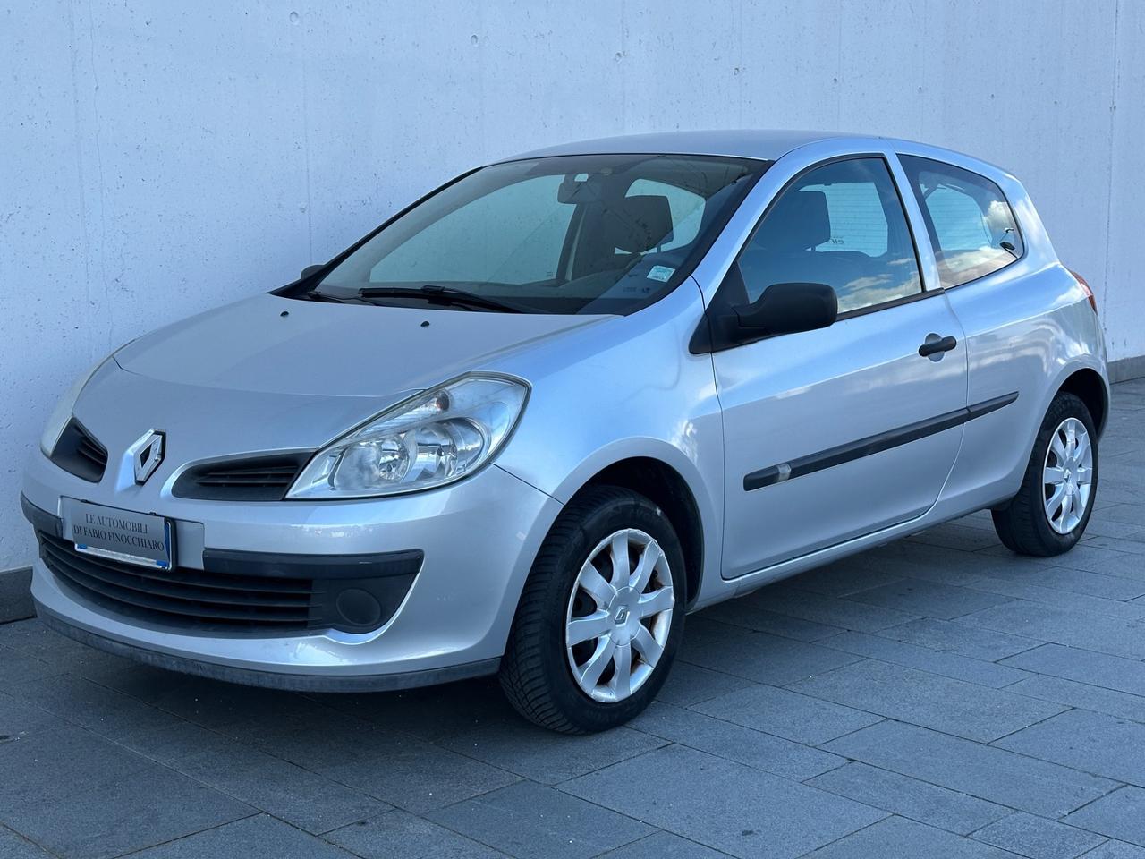 Renault Clio 1.2 16V 3 porte Neopatentati