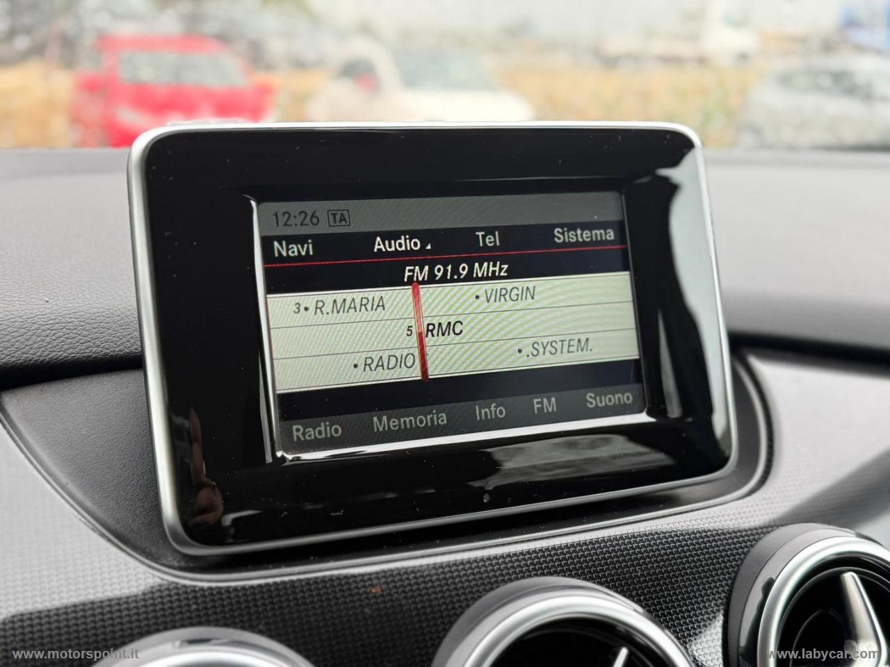 MERCEDES-BENZ B 180 d Premium