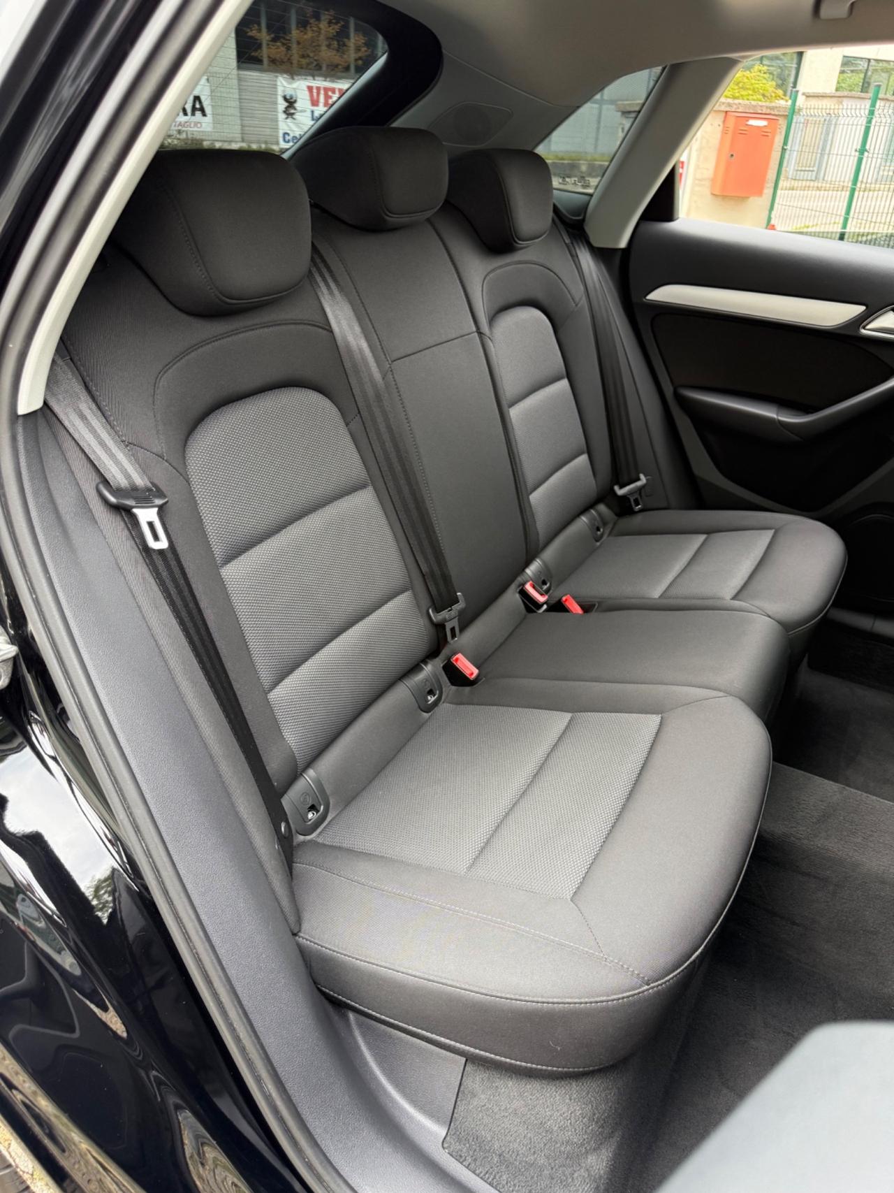 Audi Q3 2.0 TDI 120 CV S tronic Panorama*Cerchi*Led*Pec