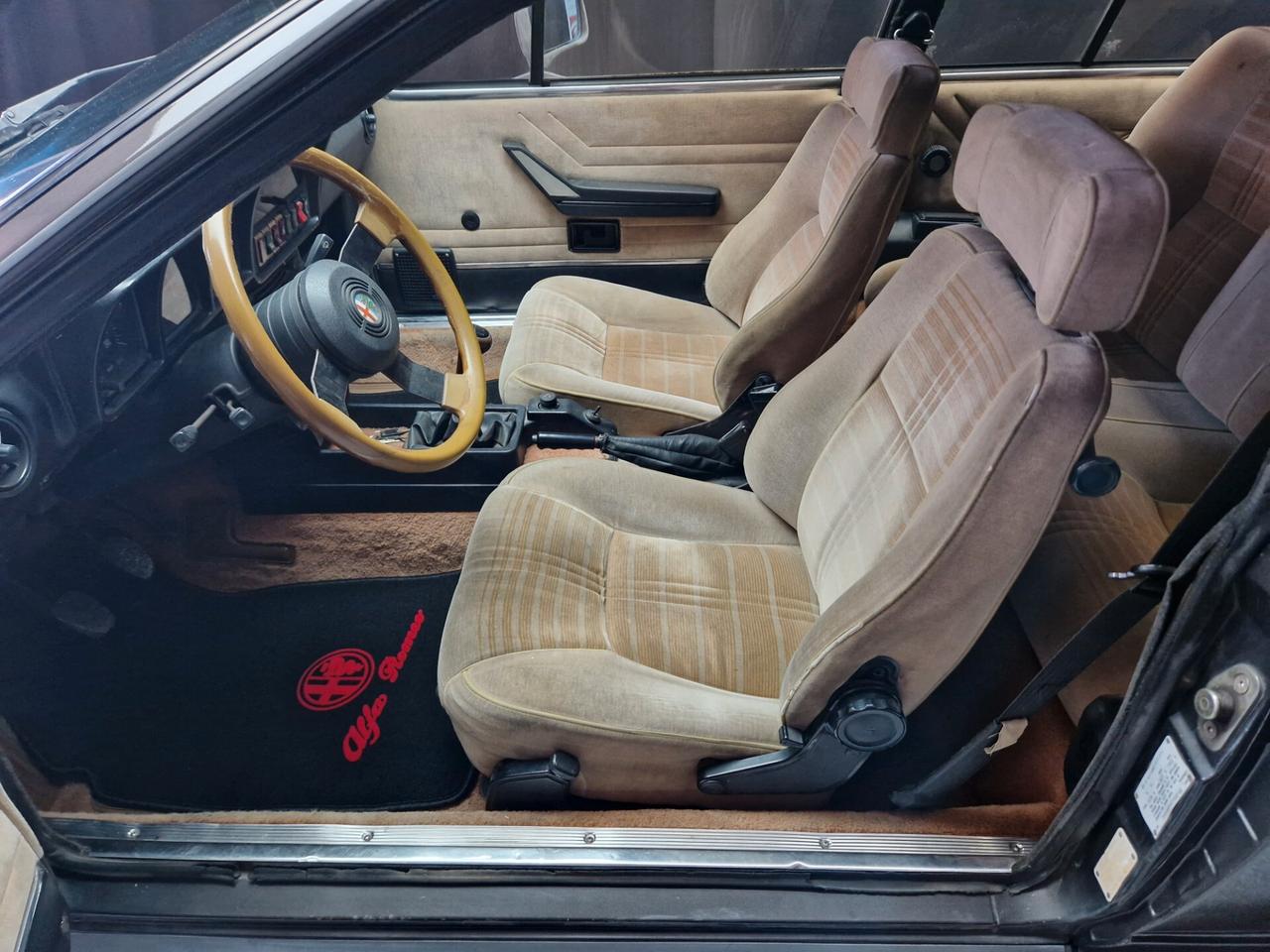 Alfa Romeo Alfetta GTV 6 2.5i ARIA CONDIZ. certif. ASI C.R.S.