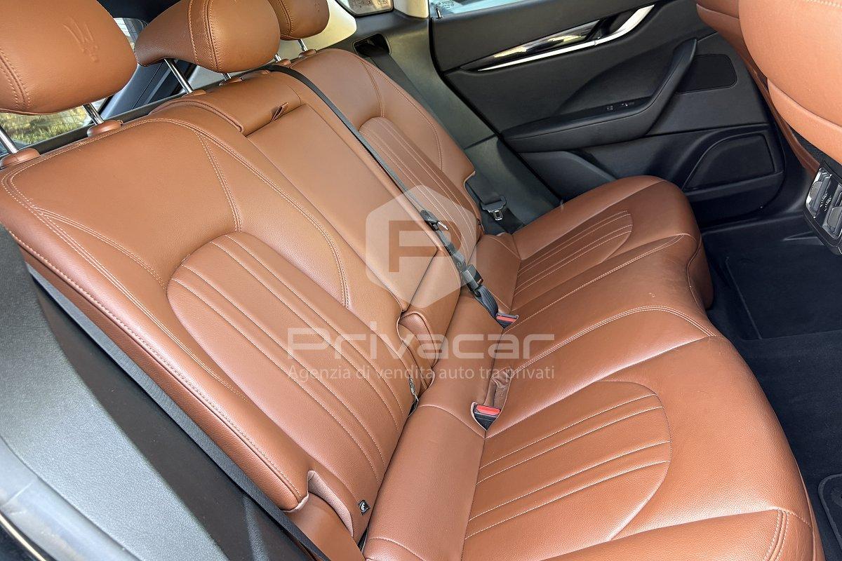 MASERATI Levante V6 AWD Granlusso