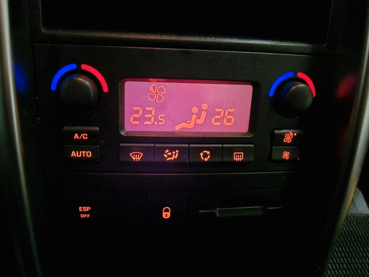 Peugeot 207 1.6 HDi 90CV SW Outdoor, 123 mila chilometri