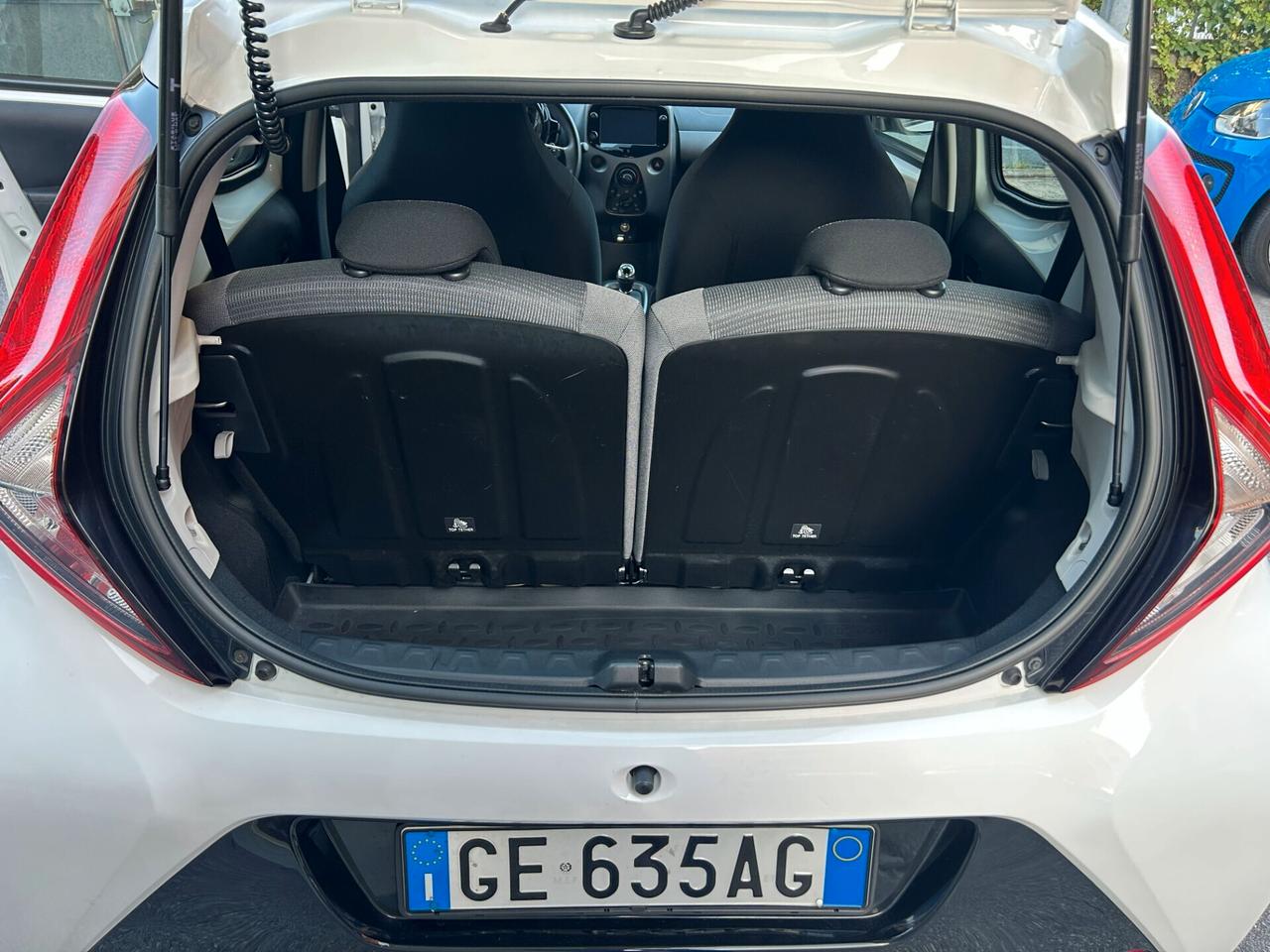 Toyota Aygo Connect 1.0 VVT-i 72 CV 5 porte x-play MMT PREZZO REALE