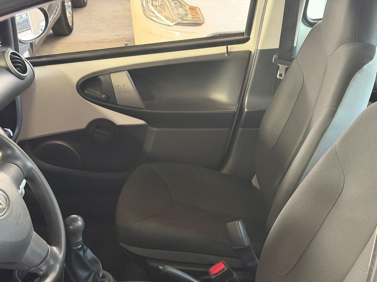 Toyota Aygo 1.0 12V VVT-i 5 porte Lounge Connect