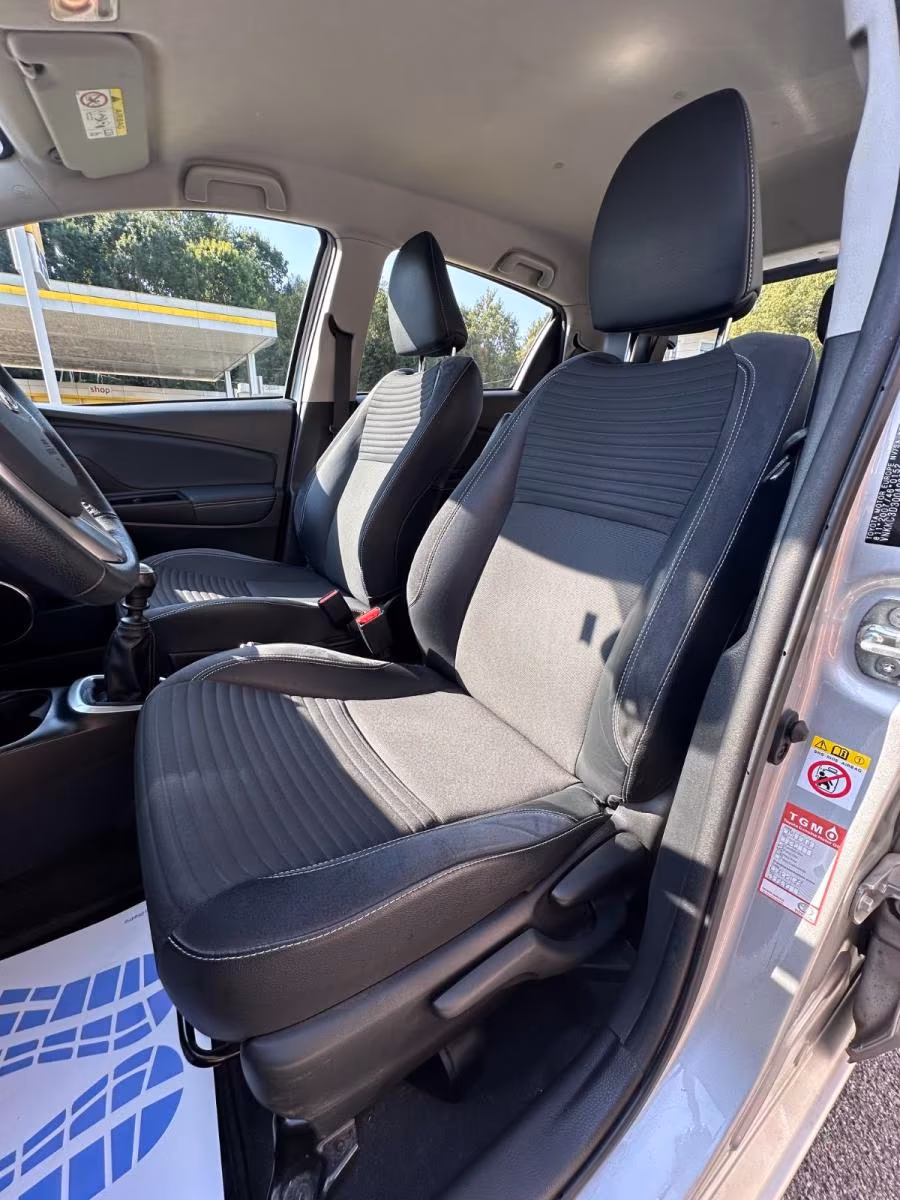 TOYOTA - Yaris - 1.4 D-4D 5p. Lounge