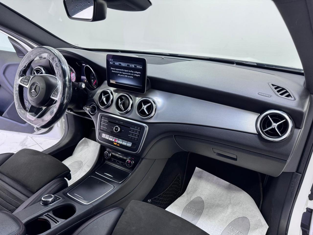 Mercedes-benz GLA 220 d Automatic -PREMIUM AMG-GARANTITA-2017