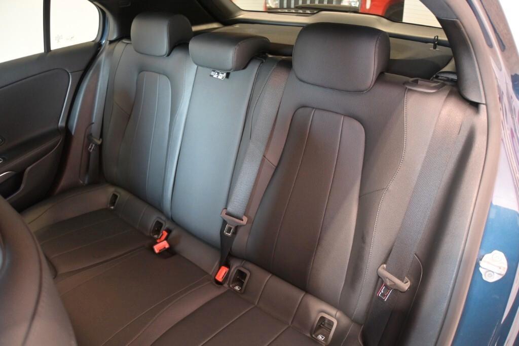 MERCEDES-BENZ A 180D 116CV 6M. SPORT ( FARI LED - AMBIENT LIGHTS - CRUISE - PELLE - NAVI PREMIUM - PARK ASSIST - TELECAMERA POST. - CERCHI 17 )