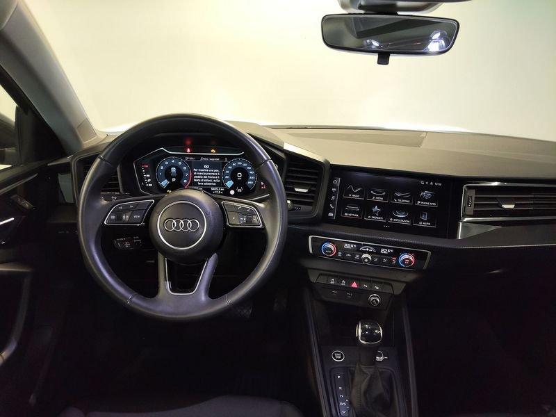 Audi A1 A1 citycarver 30 TFSI S tronic Identity Contrast