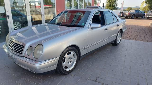 MERCEDES-BENZ E 200 cat Avantgarde