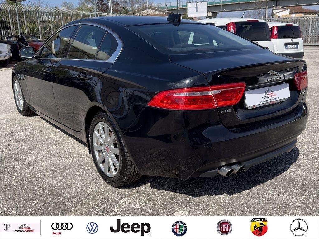 Jaguar XE 2.0 D 180 CV Prestige