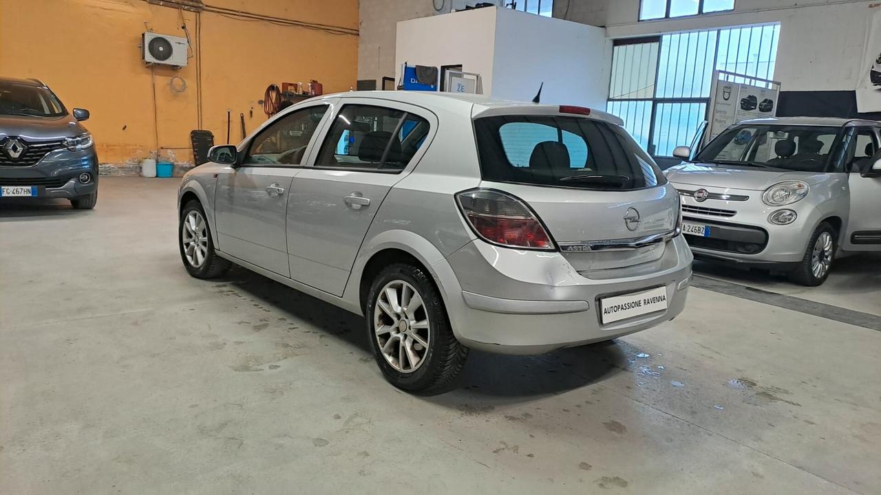Opel Astra 1.7 CDTI 80CV 5 porte Club