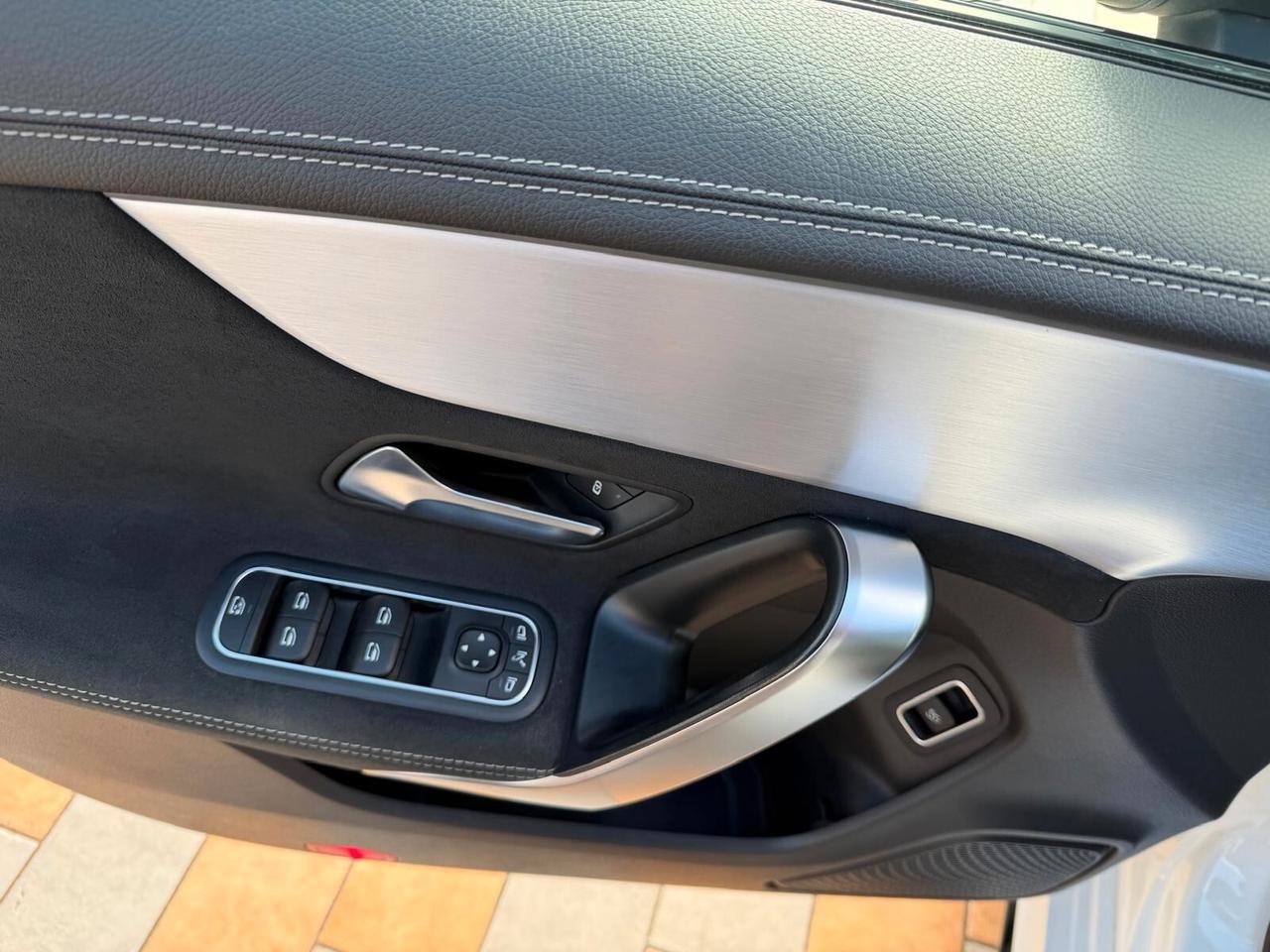 Mercedes-benz CLA 200 D 150 cv. Automatic NIGHT EDITION (Full optional)