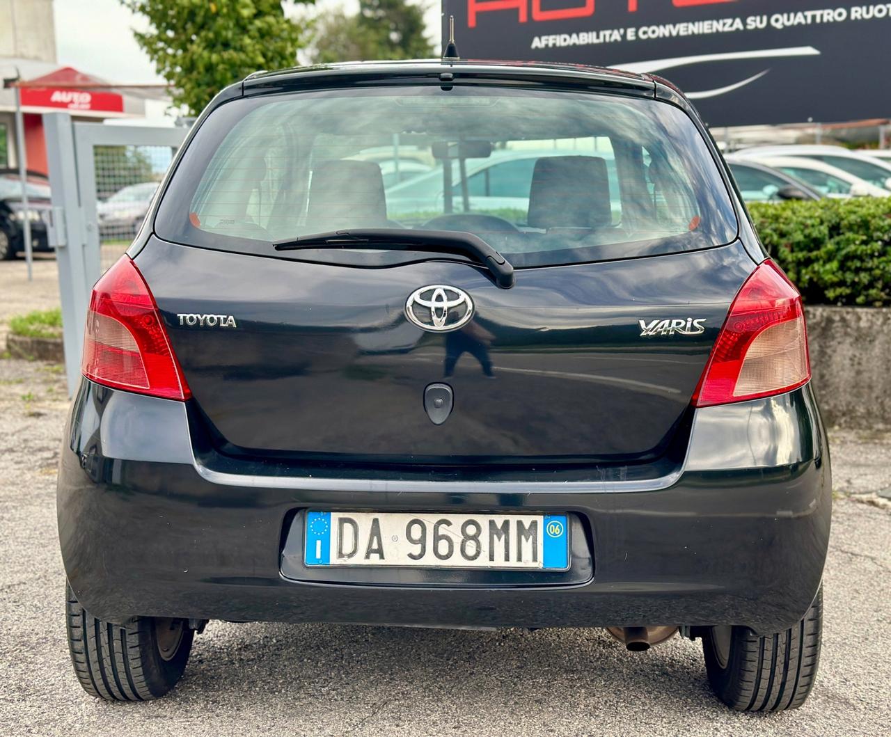 TOYOTA YARIS - 1.3i 2006 164.000Km